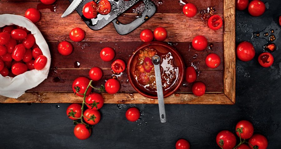 پنیر به همراه گوجه